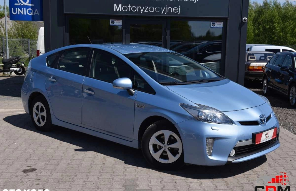 Toyota Prius cena 55900 przebieg: 219501, rok produkcji 2013 z Góra małe 436